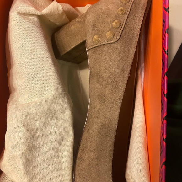 Tory Burch Colt 45MM Pump - Picture 8 of 8